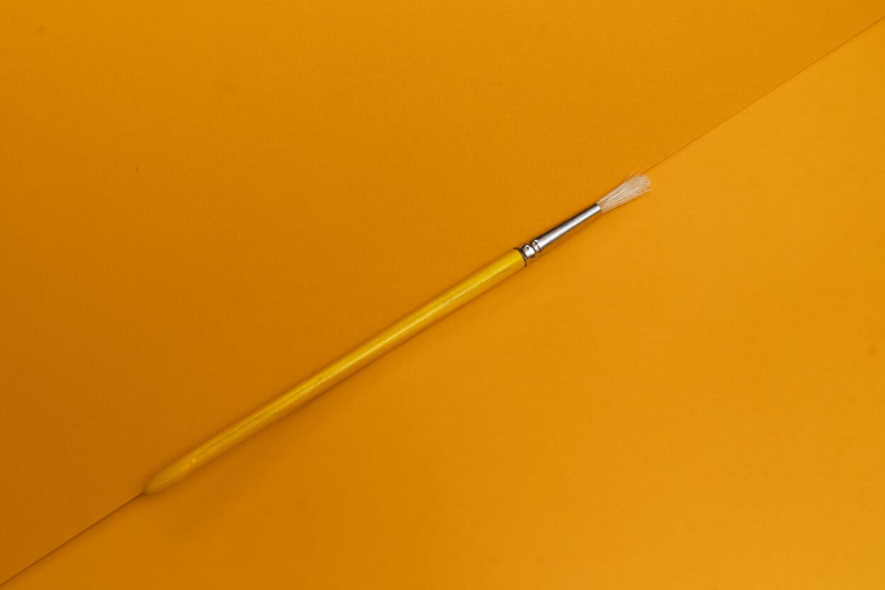 Щетина круглая окрашеная ручка