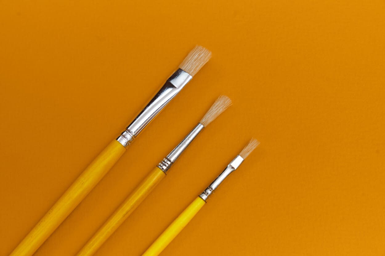 Щетина круглая окрашеная ручка