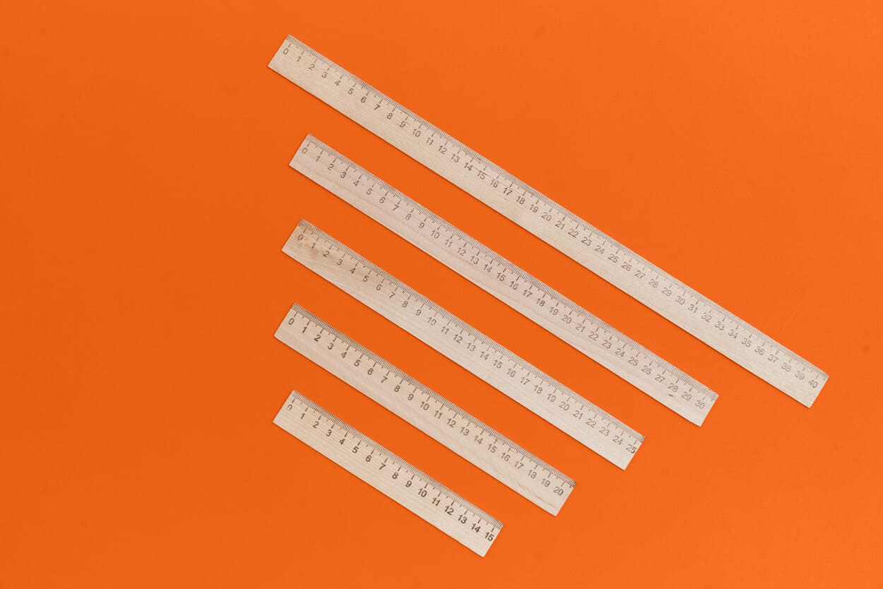 Линейка деревянная