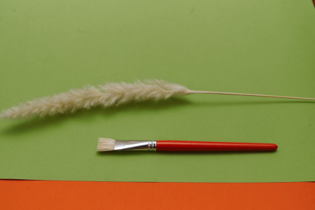 Щетина плоская окрашеная ручка