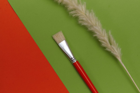 Щетина плоская окрашеная ручка