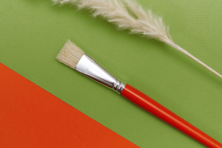 Щетина плоская окрашеная ручка