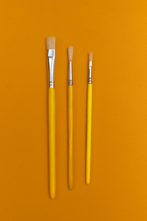 Щетина круглая окрашеная ручка