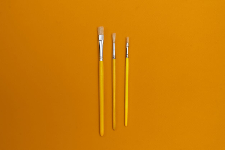 Щетина круглая окрашеная ручка